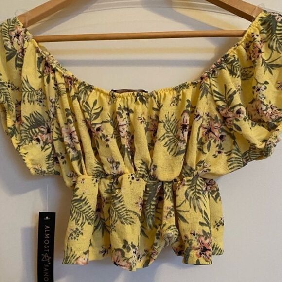 ❤️NWT Almost Famous Floral Top Size Large❤️ - Picture 4 of 4